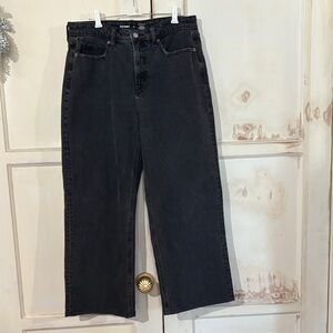 Old Navy Women's Straight Leg Black Jeans